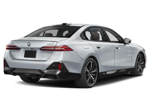 Brooklyn Grey Metallic 2027 BMW 550e 550e xDrive