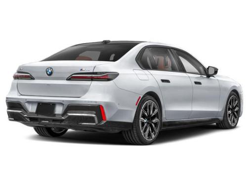 Mineral White Metallic 2026 BMW i7 M70