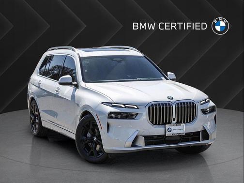 Mineral White Metallic 2026 BMW X7 xDrive40i
