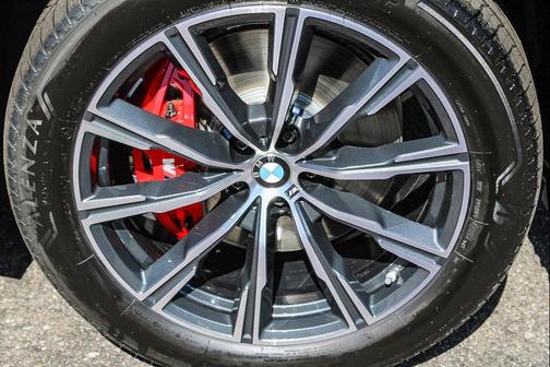 Black Sapphire Metallic 2026 BMW X5 xDrive40i