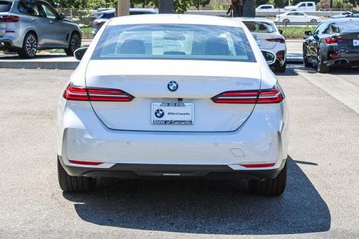 Mineral White Metallic 2026 BMW 530 530i