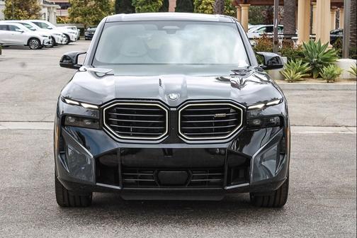 Dravit Grey Metallic 2023 BMW XM Base