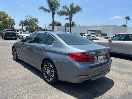 Bluestone Metallic 2019 BMW 540 540i