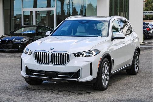 Mineral White Metallic 2026 BMW X5 xDrive40i