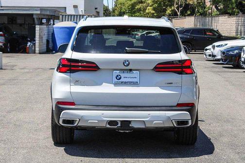 Alpine White 2026 BMW X5 sDrive40i