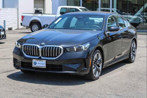 Black 2026 BMW 530 530i