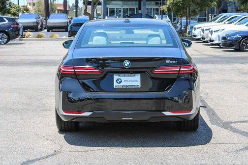 Black 2026 BMW 530 530i
