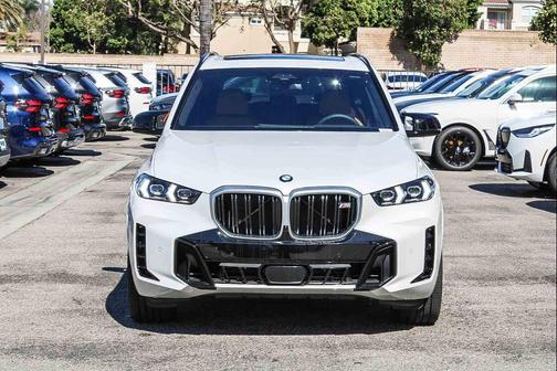 Mineral White Metallic 2026 BMW X5 M60i