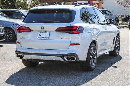 Mineral White Metallic 2026 BMW X5 M60i