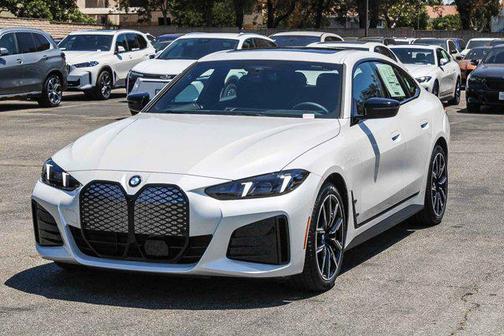 Mineral White Metallic 2026 BMW i4 Gran Coupe xDrive40