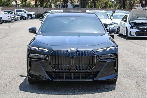 Black Sapphire Metallic 2025 BMW 740 740i