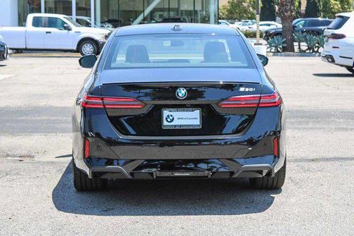 Black Sapphire Metallic 2026 BMW 530 530i