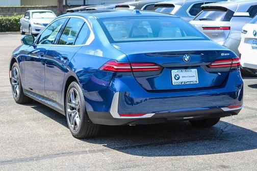 Phytonic Blue Metallic 2026 BMW 530 530i