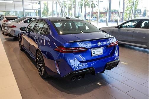 Marina Bay Blue Metallic 2026 BMW M5 Base