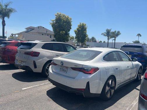 Mineral White Metallic 2025 BMW i4 Gran Coupe xDrive40