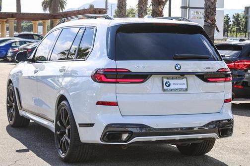 Alpine White 2024 BMW X7 xDrive40i