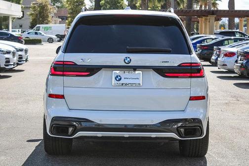 Alpine White 2024 BMW X7 xDrive40i