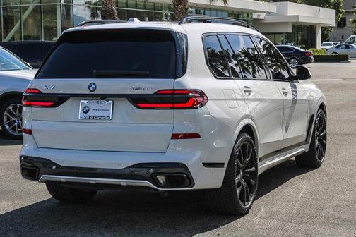 Alpine White 2024 BMW X7 xDrive40i