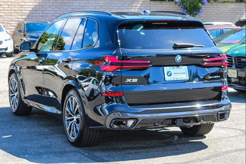 Black Sapphire Metallic 2026 BMW X5 PHEV xDrive50e