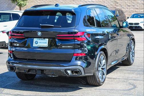 Black Sapphire Metallic 2026 BMW X5 PHEV xDrive50e