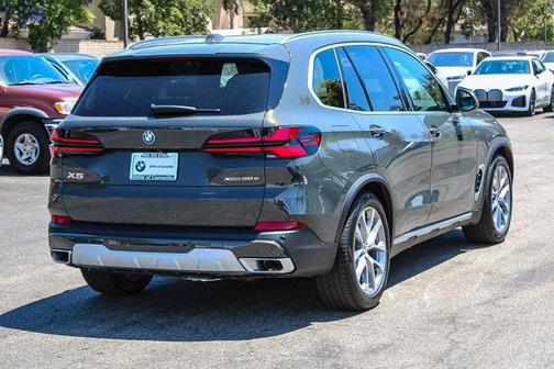 Dravit Grey Metallic 2026 BMW X5 PHEV xDrive50e