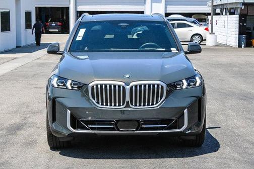 Dravit Grey Metallic 2026 BMW X5 PHEV xDrive50e