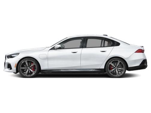 Alpine White 2027 BMW 550e 550e xDrive