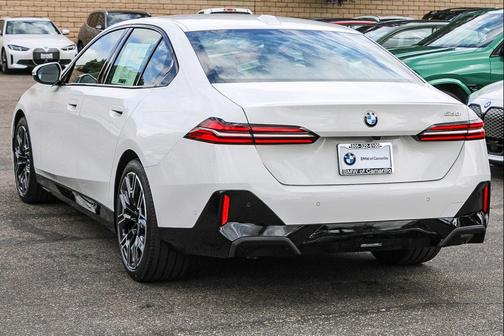 Alpine White 2027 BMW 530 i