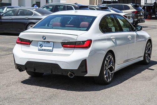 Alpine White 2026 BMW 330 330i