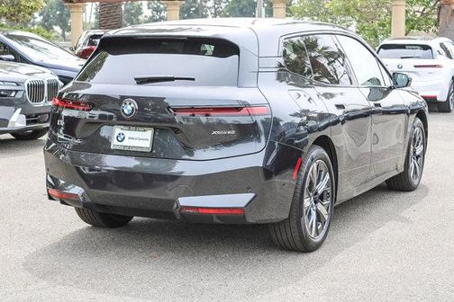 Dark Graphite Metallic 2026 BMW iX xDrive60