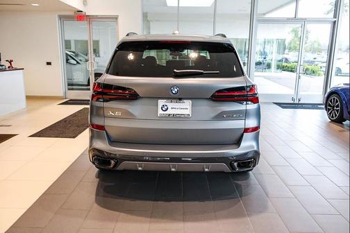 Frozen Pure Grey Metallic 2026 BMW X5 PHEV xDrive50e