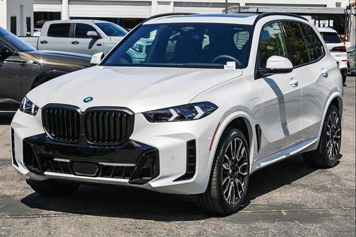 Mineral White Metallic 2026 BMW X5 PHEV xDrive50e