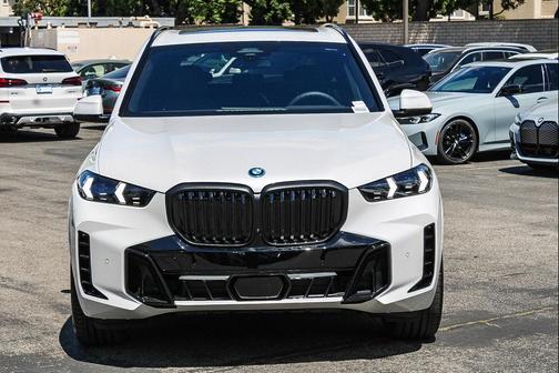 Mineral White Metallic 2026 BMW X5 PHEV xDrive50e