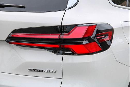 Alpine White 2026 BMW X5 sDrive40i