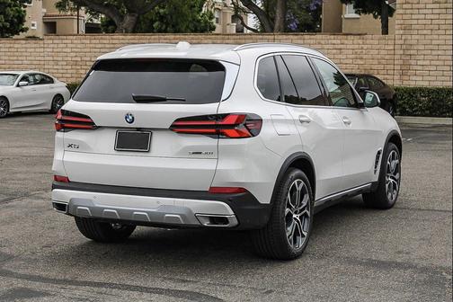 Alpine White 2026 BMW X5 sDrive40i