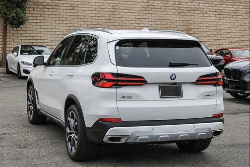 Alpine White 2026 BMW X5 sDrive40i
