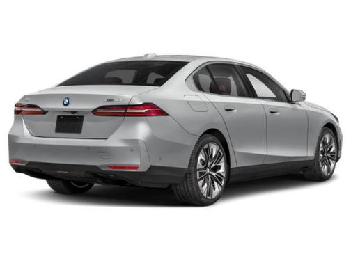 Oxide Grey Metallic 2026 BMW i5 M60
