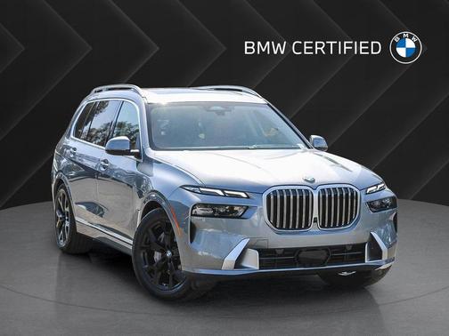 Gray 2024 BMW X7 xDrive40i