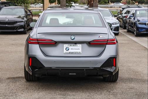 Frozen Pure Grey Metallic 2026 BMW i5 M60