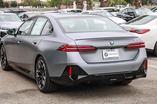 Frozen Pure Grey Metallic 2026 BMW i5 M60