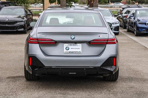 Frozen Pure Grey Metallic 2026 BMW i5 M60