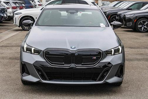 Frozen Pure Grey Metallic 2026 BMW i5 M60