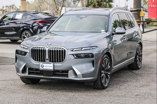 Skyscraper Grey Metallic 2023 BMW X7 xDrive40i