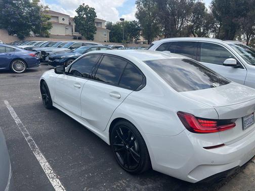 Alpine White 2022 BMW 330 330i