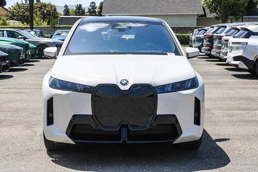 Alpine White 2026 BMW iX xDrive60