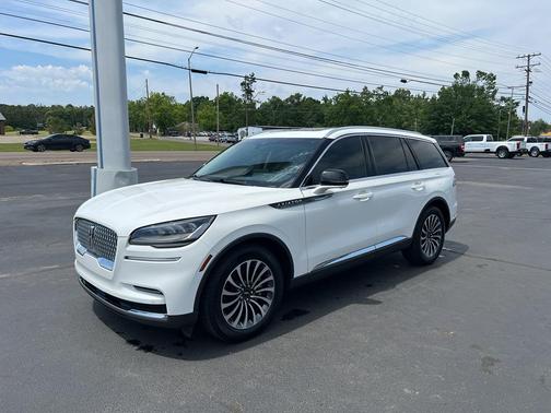 Pristine White Metallic Tri-Coat 2022 Lincoln Aviator Reserve