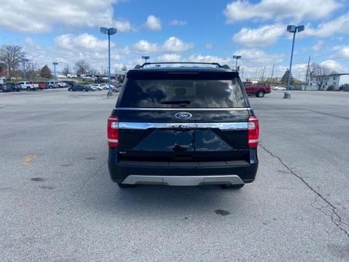 Photo 4 of 28 of 2018 Ford Expedition XLT