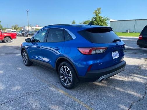 Photo 3 of 21 of 2020 Ford Escape SEL