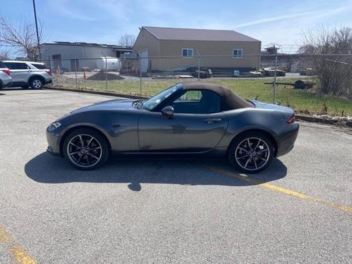 Photo 4 of 20 of 2019 Mazda MX-5 Miata Grand Touring