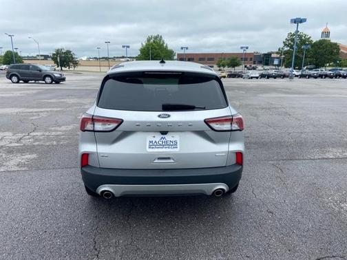 Photo 4 of 26 of 2020 Ford Escape SE